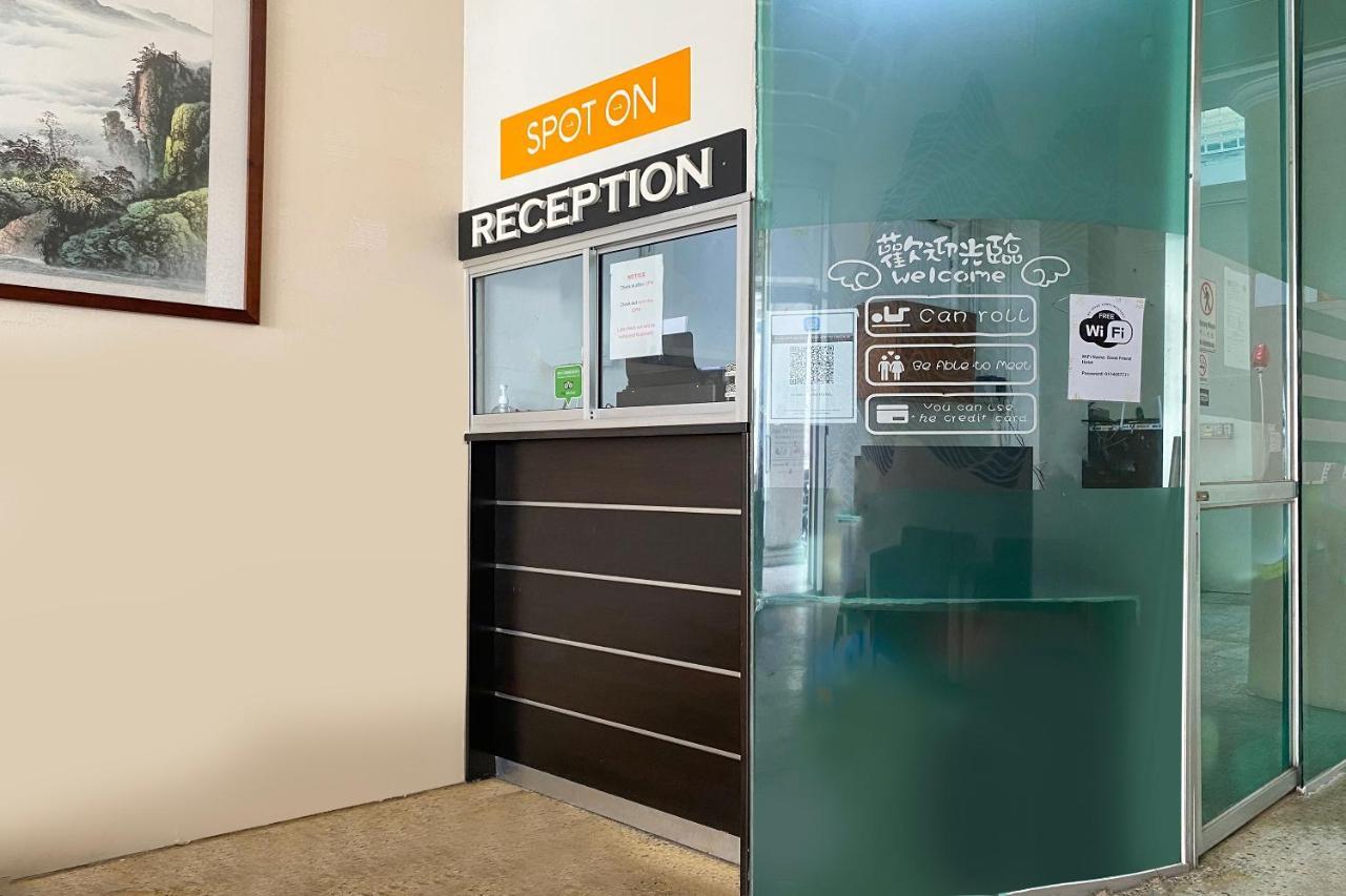 Spot On 89673 Good Friend Hotel George Town Exterior photo